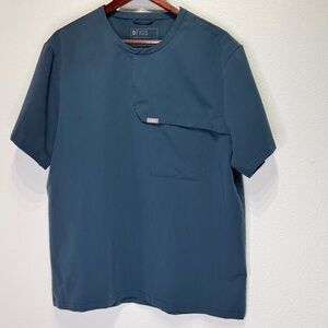 Figs Technical Collection Scrub 2 piece set.   Top XL
Bottoms L 
Navy